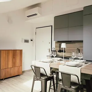 https://la-mansarda-in-centro-parcheggio-gratuito.hotelitalianriviera.com